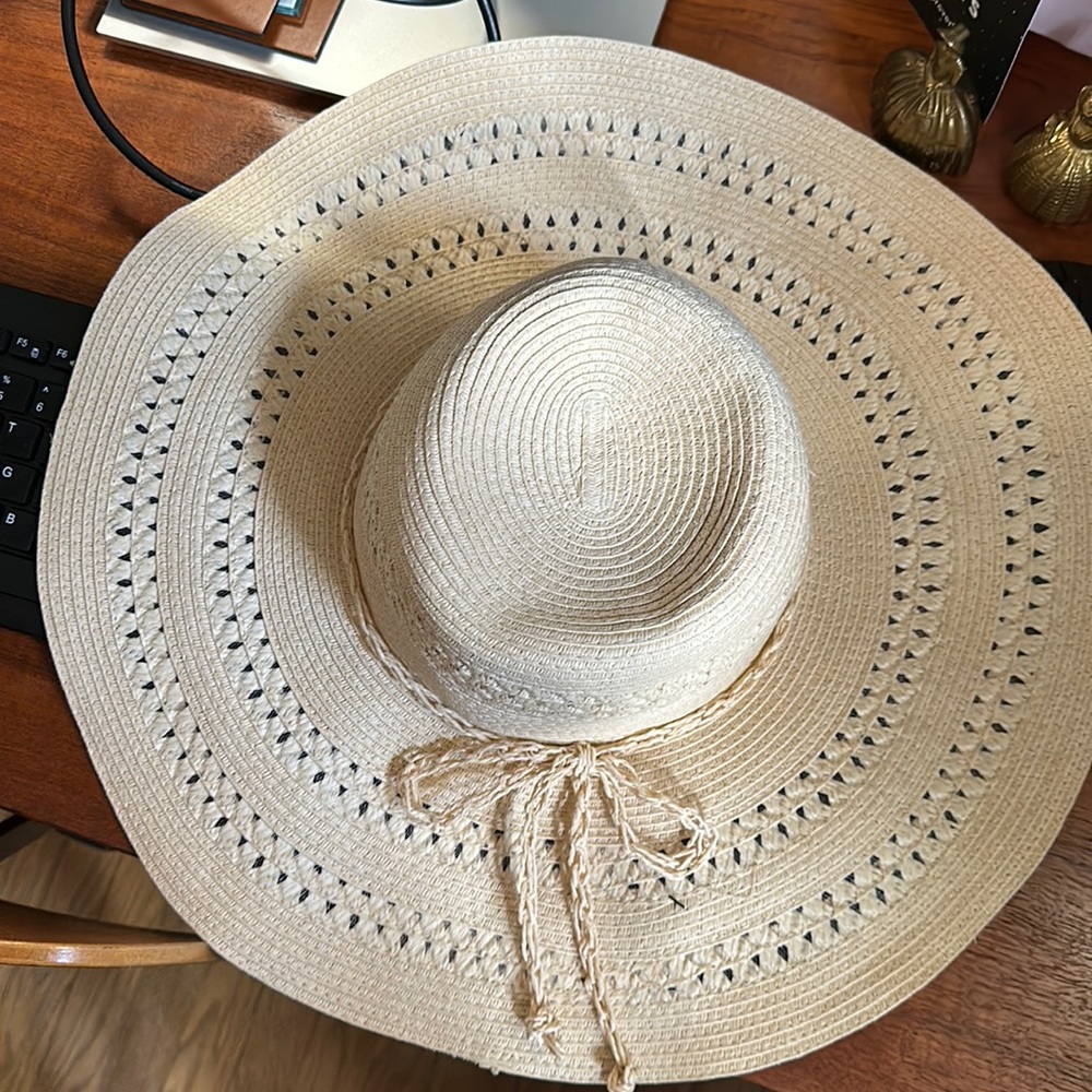 NWT FITS Beach Hat from Nordstrom